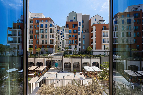 EXCLUSIVE OPPORTUNITY TO PURCHASE A LUXURIOUS DUPLEX — photo 3